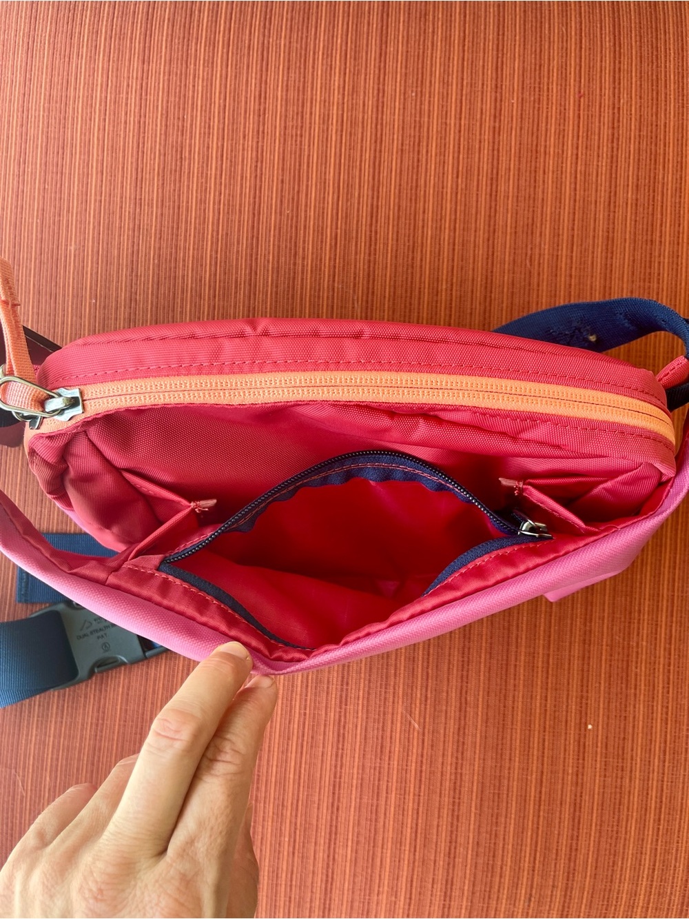 cotopaxi Raspberry Pink Crossbody Fanny Pack with Coral Zipper NWT - Picture 4 of 7